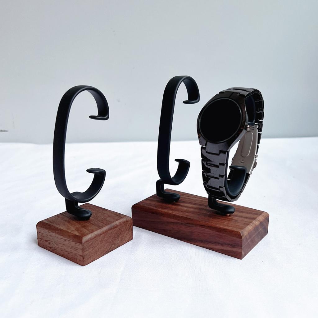 Jewelry Watches For Sale - แท่นวางนาฬิการูปตัว C สำหรับร้านค้า แท่นวางนาฬิกา ดีไซน์สวยงาม แข็งแรง