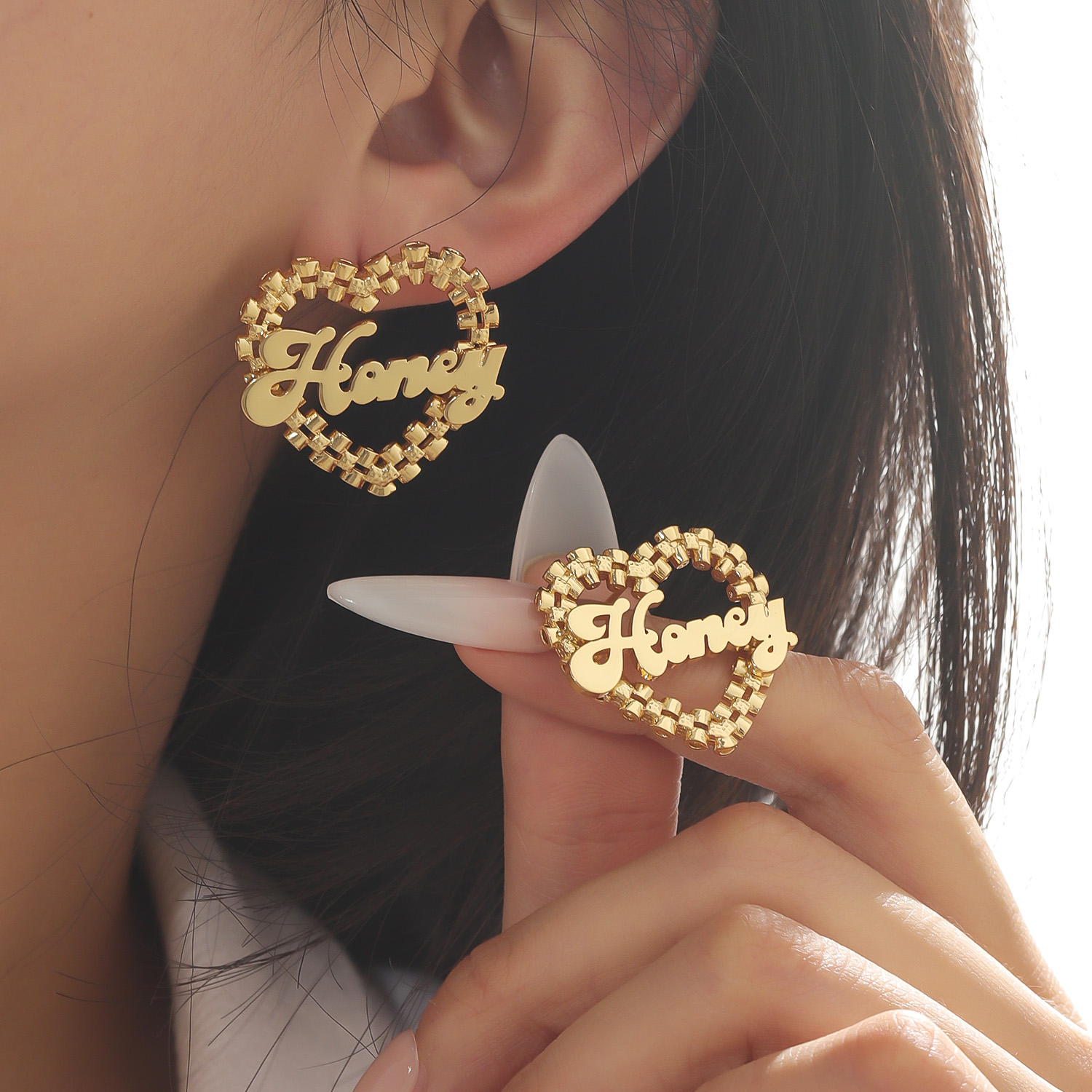 Jewelry Watches For Kids - ต่างหูสแตนเลสสตีล Dascusto ของขวัญส่วนตัว ดีไซน์รูปหัวใจ สลักชื่อได้ รูปทรงนาฬิกา