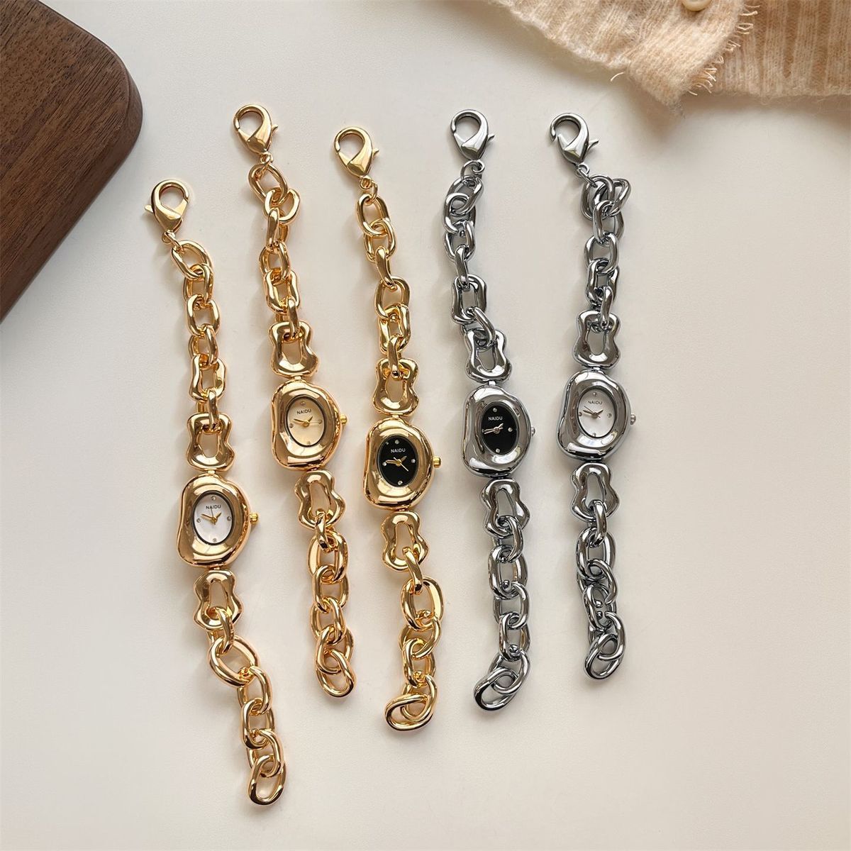 นาฬิกาข้อมือวินเทจส่วนบุคคลแบบ - Jewelry Watches For Kids บทวิจารณ์และราคา